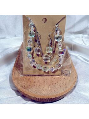 Necklace Bracelet & Earrings Set